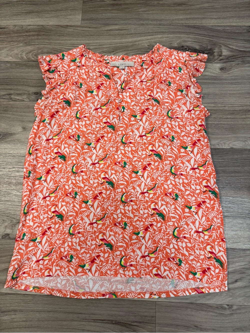 NWT Loft Tropical Bird Motif Print Flutter Cap Sleeve Blouse Size Small